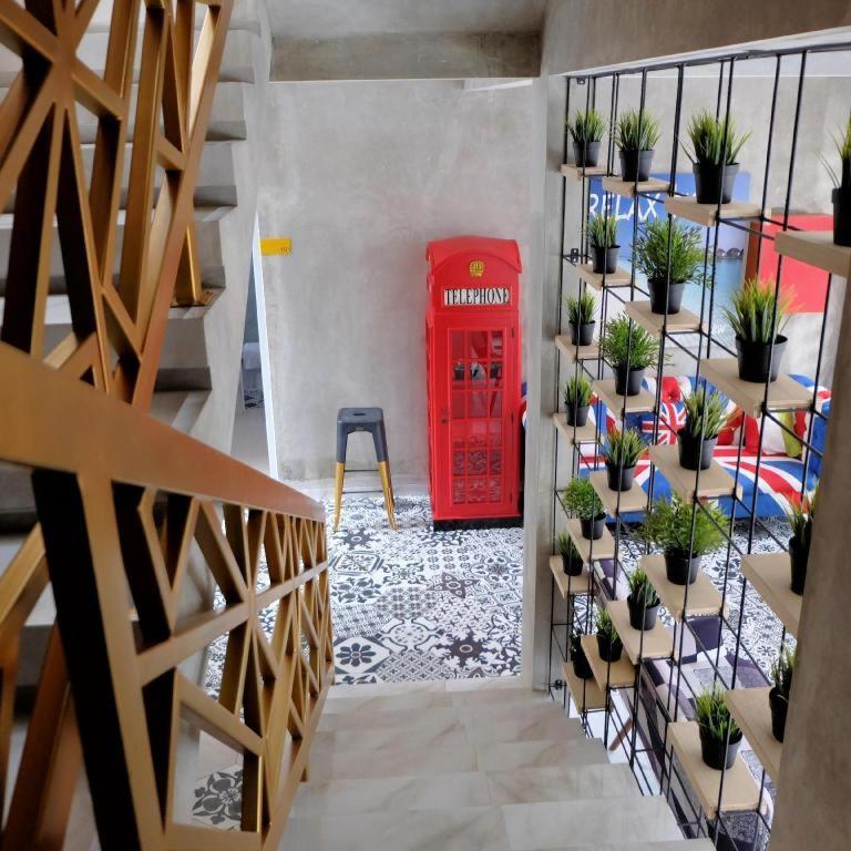 The Batik Bed And Coffee Bandung Hotel Exterior photo