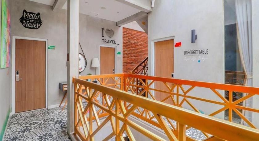 The Batik Bed And Coffee Bandung Hotel Exterior photo